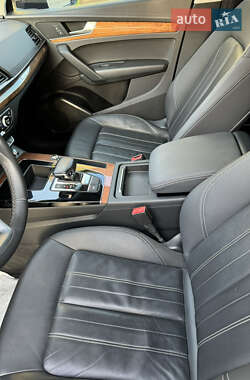 Внедорожник / Кроссовер Audi Q5 2020 в 