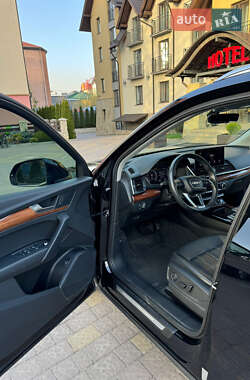 Внедорожник / Кроссовер Audi Q5 2020 в 