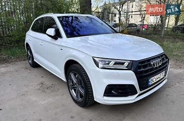 Внедорожник / Кроссовер Audi Q5 2018 в 
