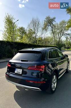 Внедорожник / Кроссовер Audi Q5 2017 в 