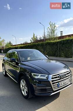 Внедорожник / Кроссовер Audi Q5 2017 в 