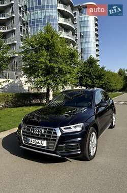 Внедорожник / Кроссовер Audi Q5 2017 в 