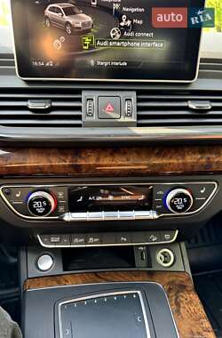 Внедорожник / Кроссовер Audi Q5 2017 в 