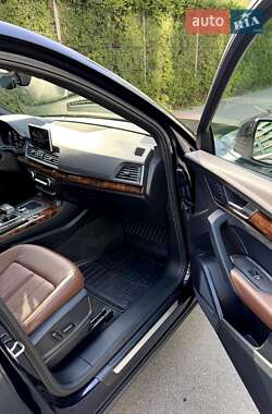 Внедорожник / Кроссовер Audi Q5 2017 в 