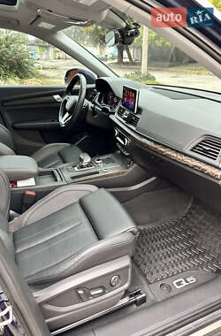 Позашляховик / Кросовер Audi Q5 2017 в 