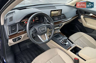 Внедорожник / Кроссовер Audi Q5 2017 в 