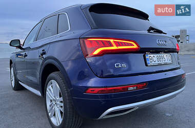 Внедорожник / Кроссовер Audi Q5 2017 в 