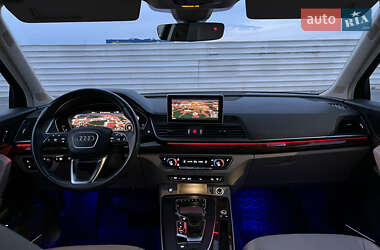 Внедорожник / Кроссовер Audi Q5 2017 в 