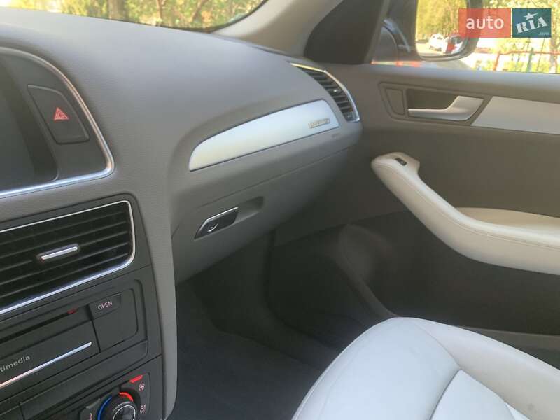 Позашляховик / Кросовер Audi Q5 2011 в Рівному