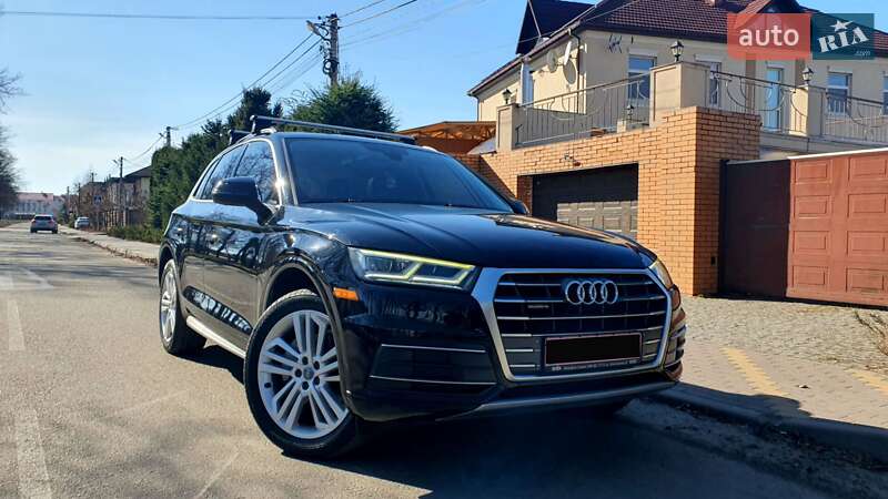 Внедорожник / Кроссовер Audi Q5 2018 в 