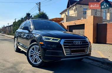 Внедорожник / Кроссовер Audi Q5 2018 в 