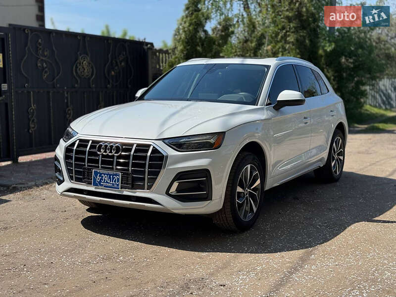 Внедорожник / Кроссовер Audi Q5 2021 в 