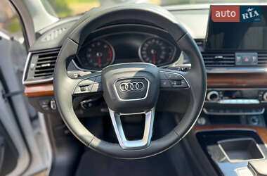 Внедорожник / Кроссовер Audi Q5 2021 в 