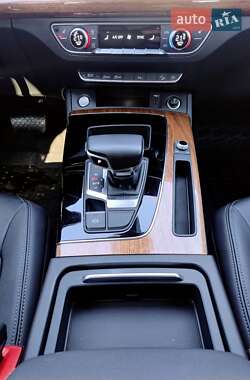 Внедорожник / Кроссовер Audi Q5 2021 в 