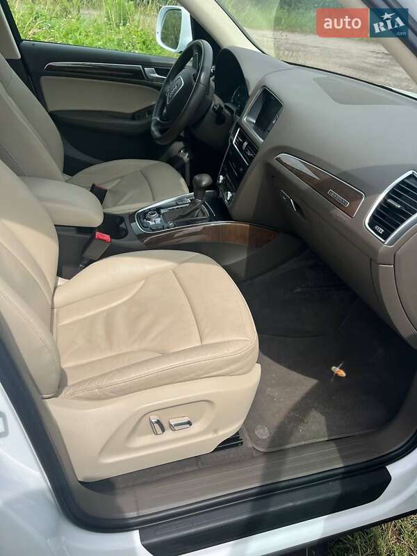 Внедорожник / Кроссовер Audi Q5 2014 в Нововолынске
