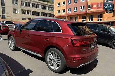 Внедорожник / Кроссовер Audi Q5 2017 в 