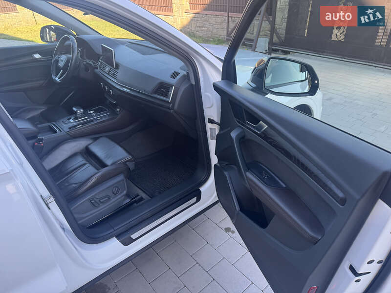 Внедорожник / Кроссовер Audi Q5 2019 в Каменец-Подольском