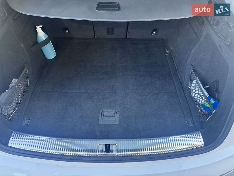 Внедорожник / Кроссовер Audi Q5 2019 в Каменец-Подольском