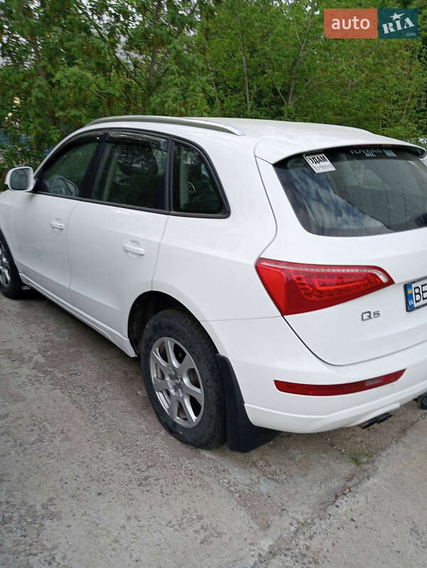 Внедорожник / Кроссовер Audi Q5 2010 в Южноукраинске