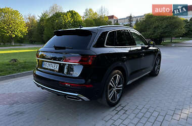 Внедорожник / Кроссовер Audi Q5 2022 в 