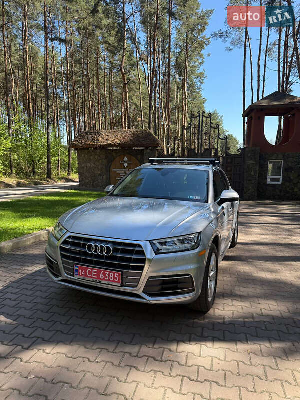 Позашляховик / Кросовер Audi Q5 2018 в Новояворівську