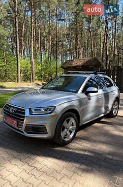 Внедорожник / Кроссовер Audi Q5 2018 в 