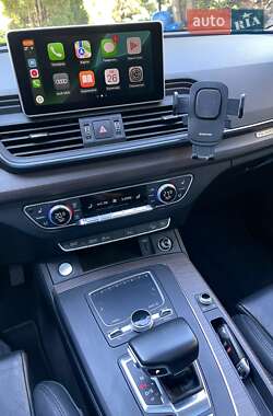 Внедорожник / Кроссовер Audi Q5 2017 в 