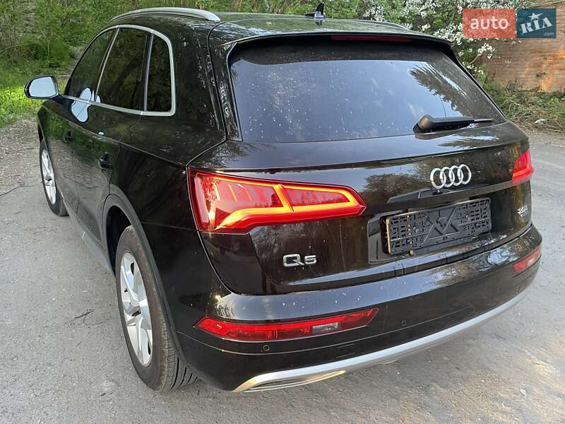 Позашляховик / Кросовер Audi Q5 2018 в Луцьку