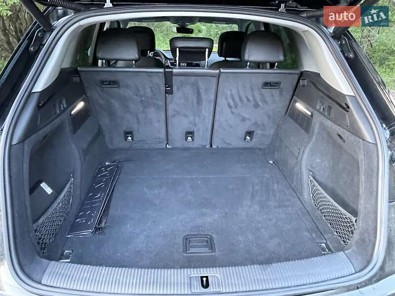 Позашляховик / Кросовер Audi Q5 2018 в Луцьку