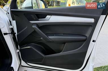 Внедорожник / Кроссовер Audi Q5 2017 в 