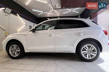 Позашляховик / Кросовер Audi Q5 2022 в 