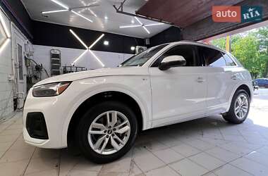 Позашляховик / Кросовер Audi Q5 2022 в 