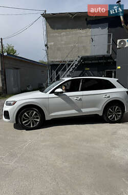 Позашляховик / Кросовер Audi Q5 2022 в 