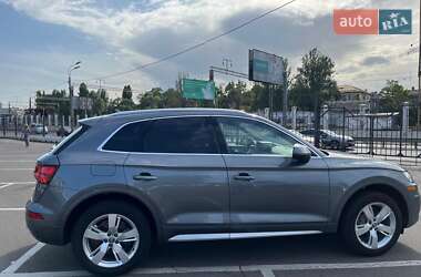 Позашляховик / Кросовер Audi Q5 2017 в 