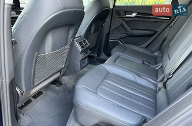 Внедорожник / Кроссовер Audi Q5 2018 в 