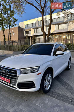 Позашляховик / Кросовер Audi Q5 2018 в Києві
