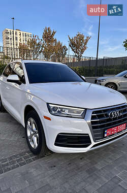 Внедорожник / Кроссовер Audi Q5 2018 в 