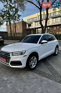 Внедорожник / Кроссовер Audi Q5 2018 в 