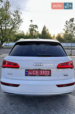 Внедорожник / Кроссовер Audi Q5 2018 в 
