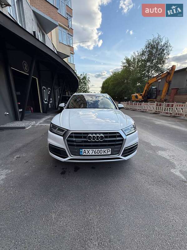 Внедорожник / Кроссовер Audi Q5 2017 в Киеве