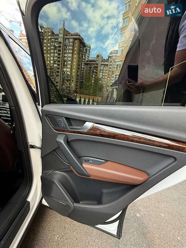 Внедорожник / Кроссовер Audi Q5 2017 в Киеве