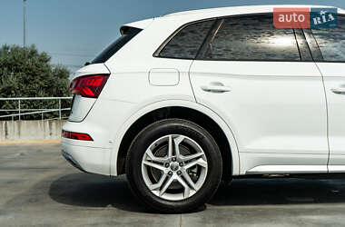 Внедорожник / Кроссовер Audi Q5 2018 в 