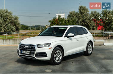 Внедорожник / Кроссовер Audi Q5 2018 в 