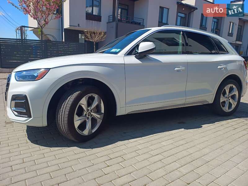 Позашляховик / Кросовер Audi Q5 2020 в Львові