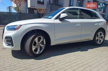 Позашляховик / Кросовер Audi Q5 2020 в 