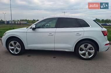 Позашляховик / Кросовер Audi Q5 2020 в 