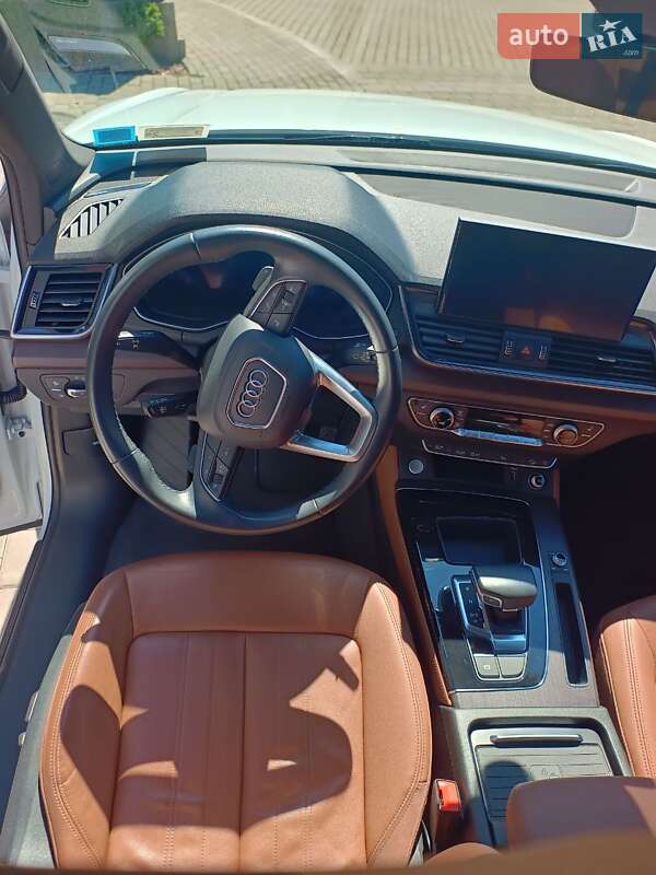 Позашляховик / Кросовер Audi Q5 2020 в Львові