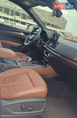 Позашляховик / Кросовер Audi Q5 2020 в 