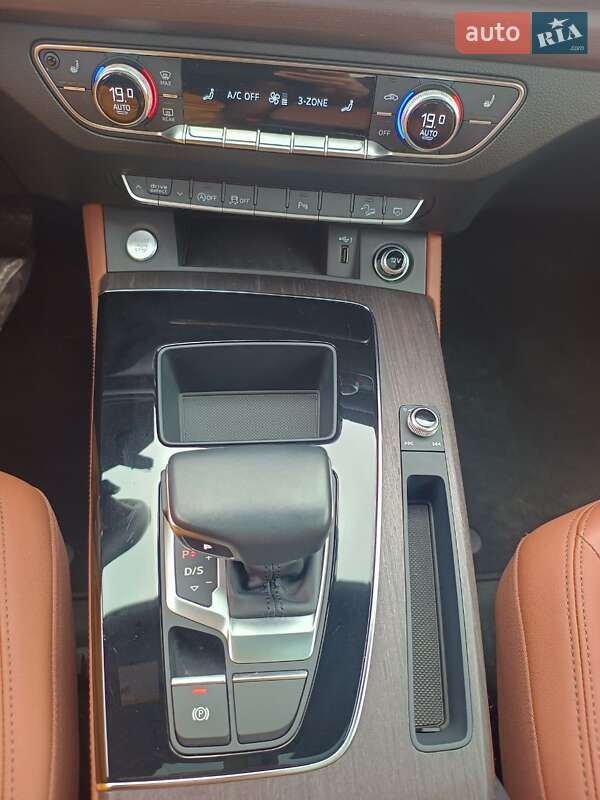 Позашляховик / Кросовер Audi Q5 2020 в Львові