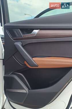 Позашляховик / Кросовер Audi Q5 2020 в 